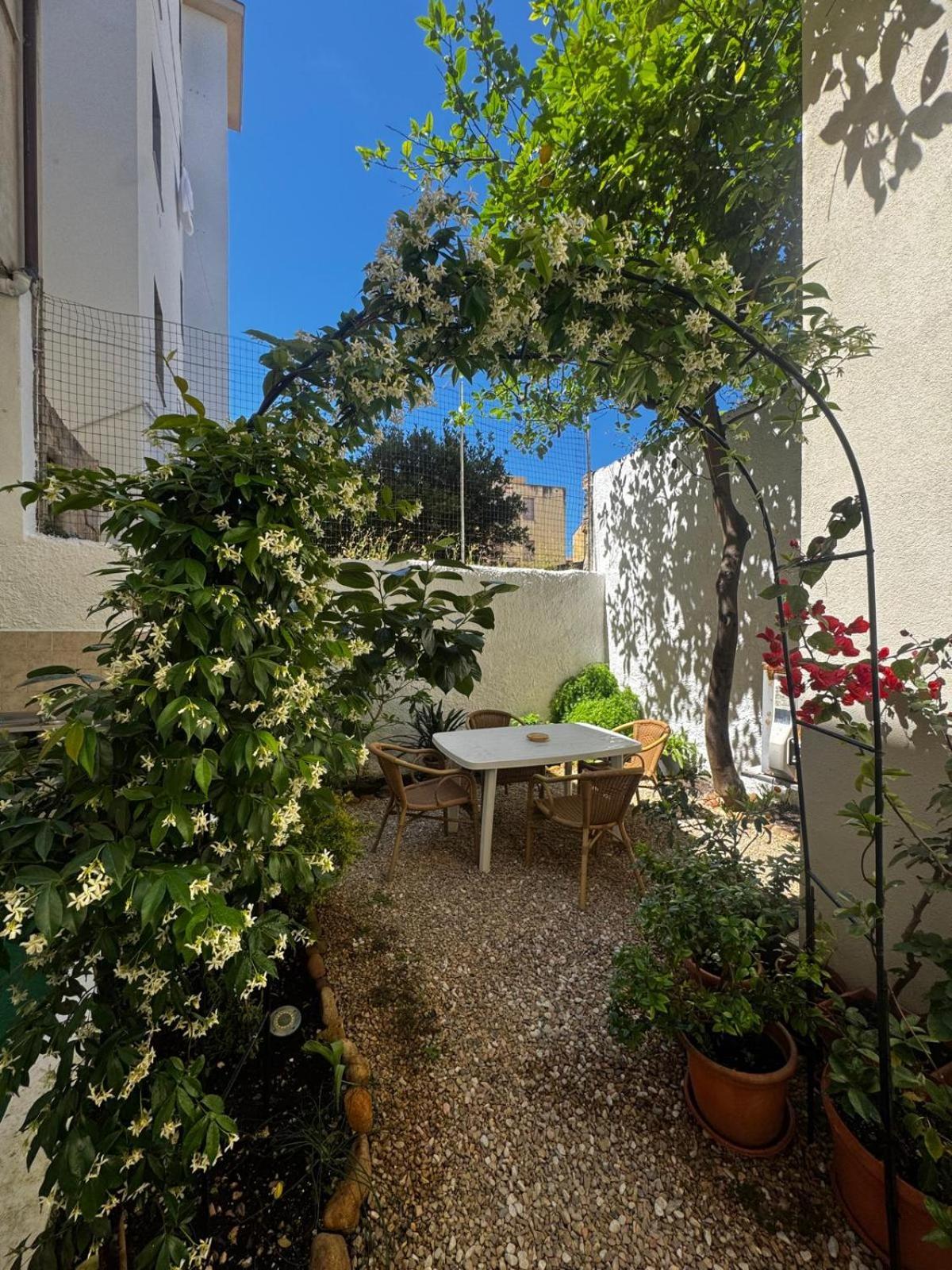 אלגהרו Flowered House With Garden מראה חיצוני תמונה